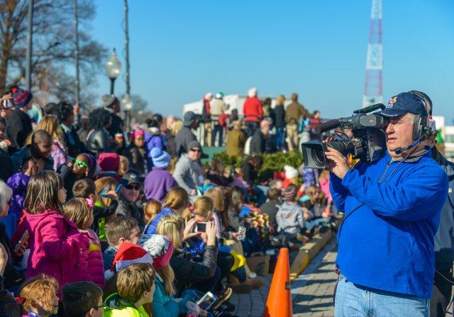 DominionChristmasParade2015